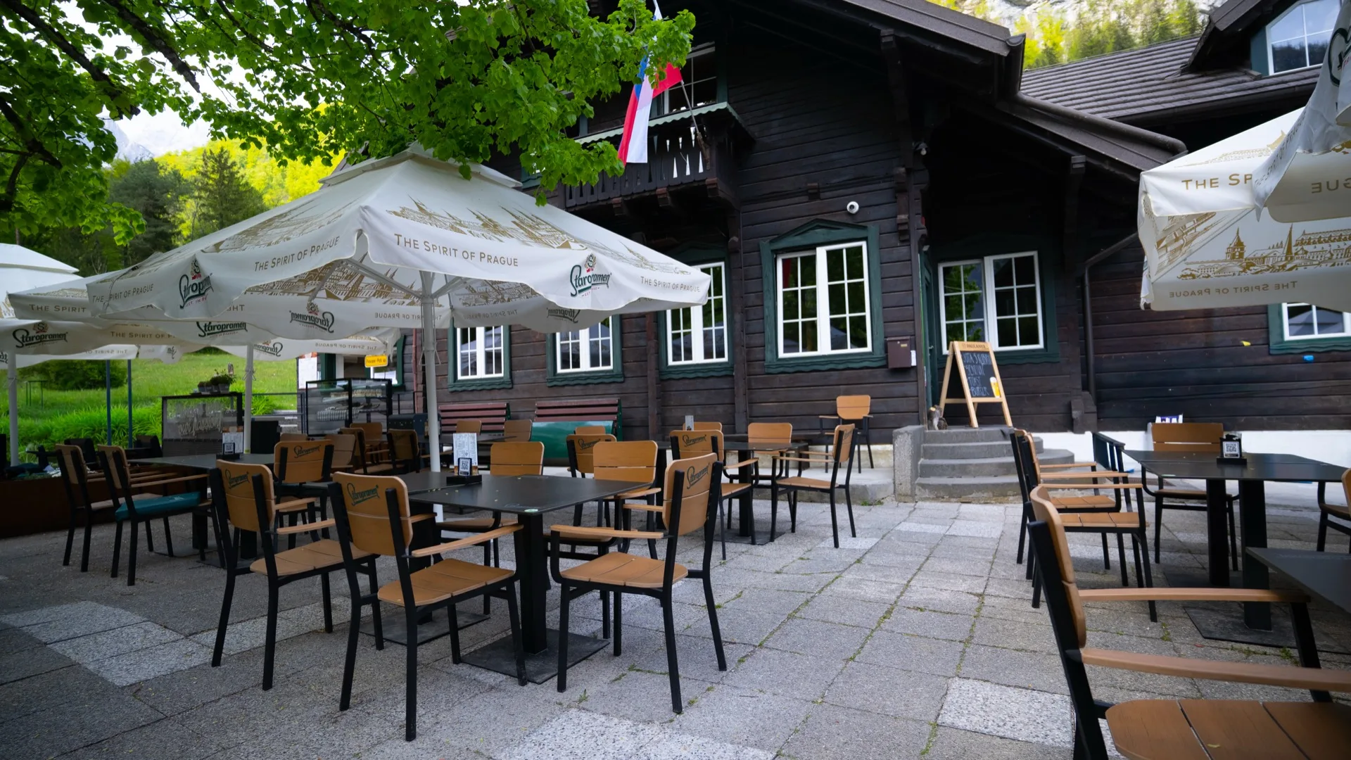 Kontakt — Dom v Kamniški Bistrici, panoramski pogled na okolico